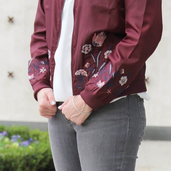 *LOVE FIRE FLORAL EMBROIDERED BURGUNDY SATIN BOMBER JACKET LIGHT WEIGHT ZIPFRONT - Picture 5 of 9